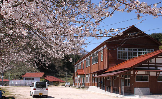 「谷笑楽校」として再生された旧谷小学校