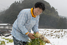 親に勘当された経験をもつ井上静子さん